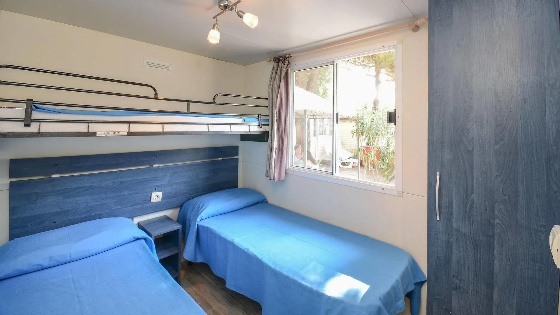 Camping Toscolano אתר קמפינג